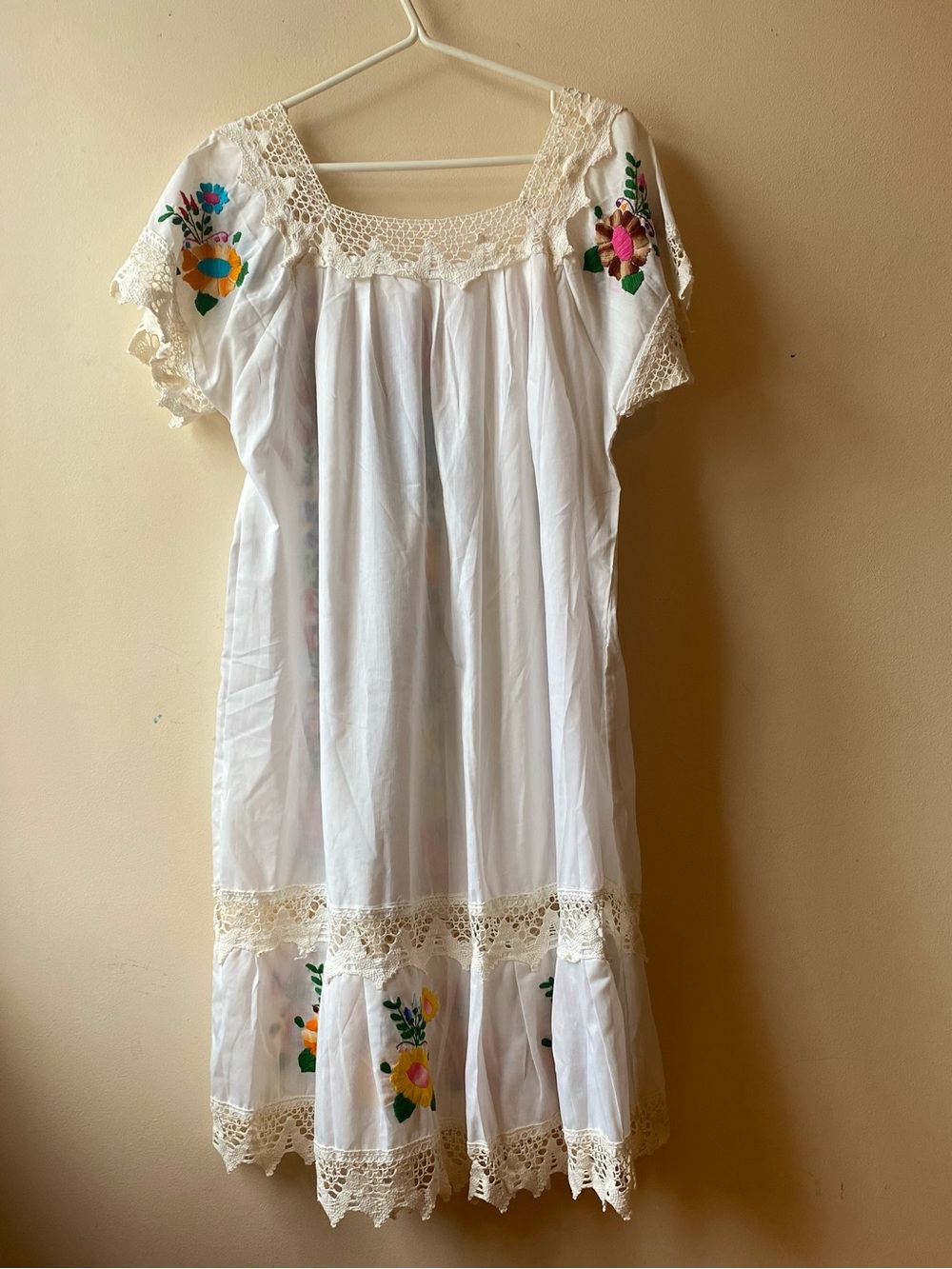 Crochet emboidered dress - Picture 10 of 11